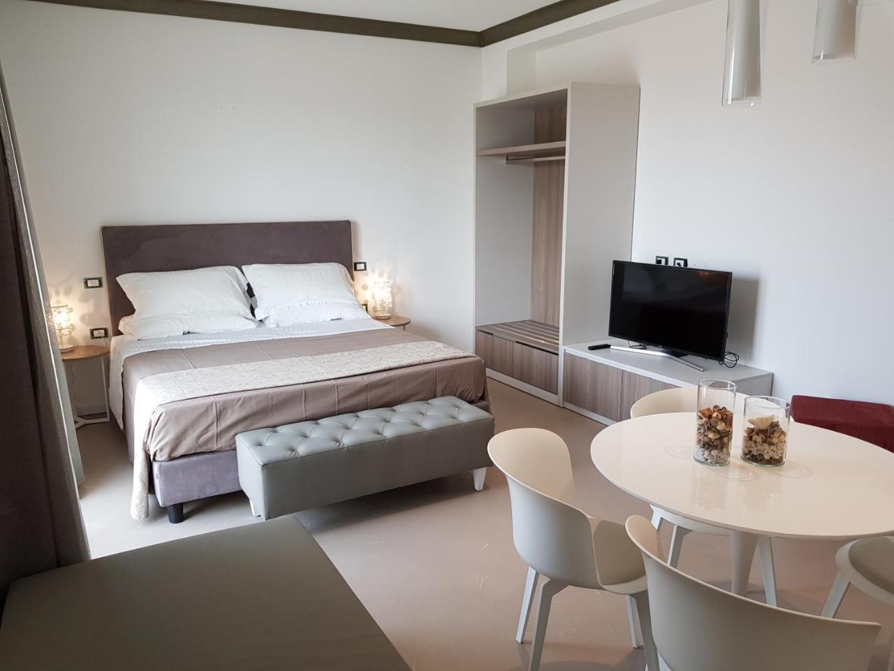 Venus Suites Cervia Exterior photo